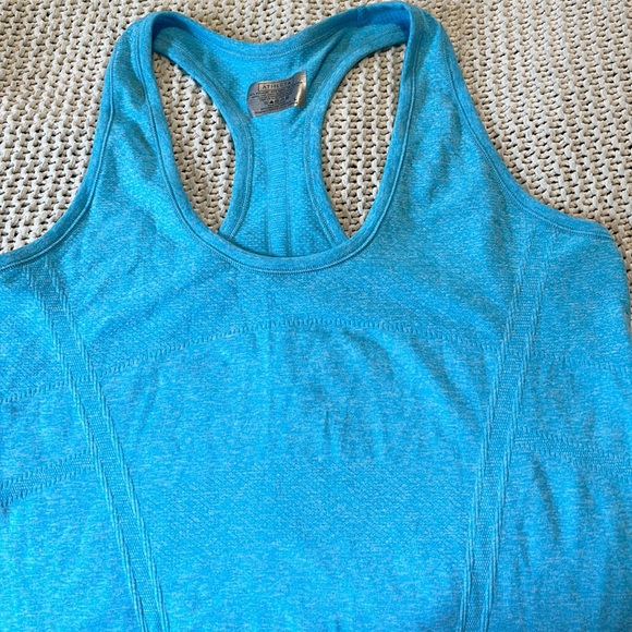 Athleta Ruched Racer Back Athletic Tank Blue Size Large - Picture 4 of 6